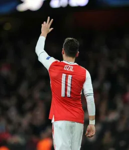 Özil04