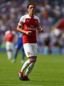 Özil07