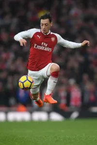 Özil11