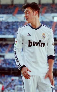 Özil16